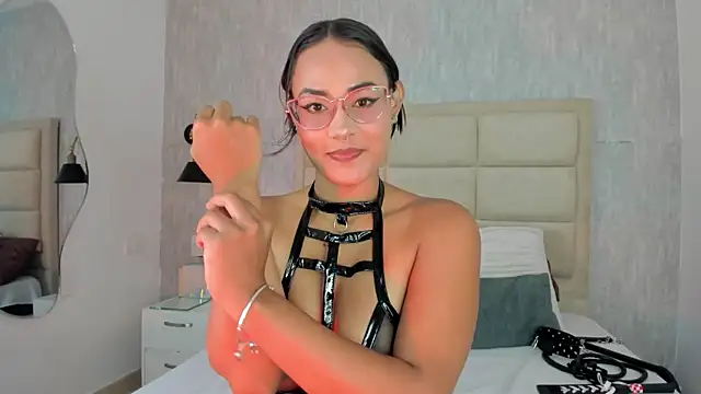 Lilith Russoo online show from July 29, 2:06 pm