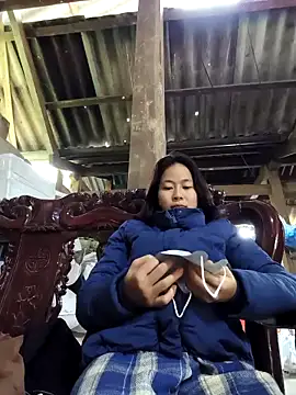 Cat-meow online show from December 18, 1:21 am