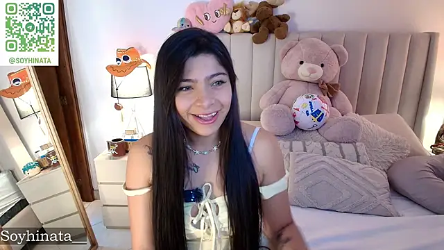 Emyii  online show from June 14, 3:56 pm