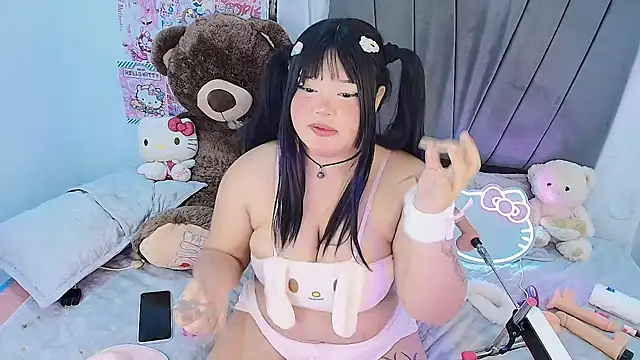 kittyhtxx online show from December 3, 4:48 am