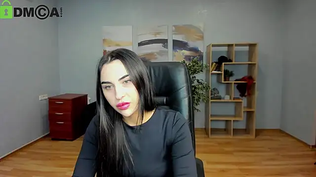 Karina Nolan online show from November 17, 8:15 am