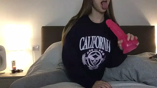 Martimartinaxx online show from December 3, 6:10 pm