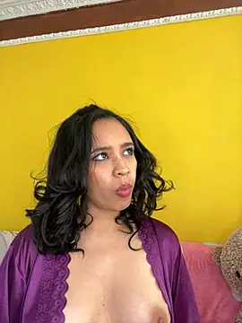 Esmerald 1111 online show from July 11, 2:28 pm