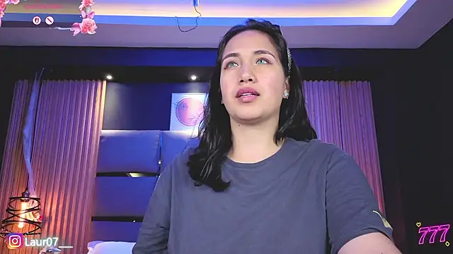 Lauroberts7 online show from February 25, 8:18 pm