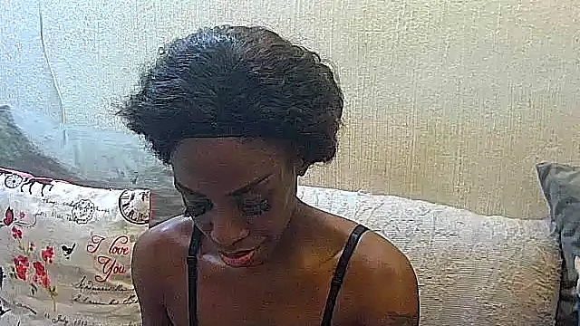 BrunetteNaomi8 online show from July 15, 8:02 pm