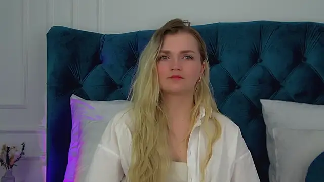 AnnyRaii online show from March 3, 7:25 am