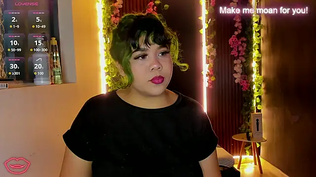 Amanda Mooree online show from July 15, 7:02 am