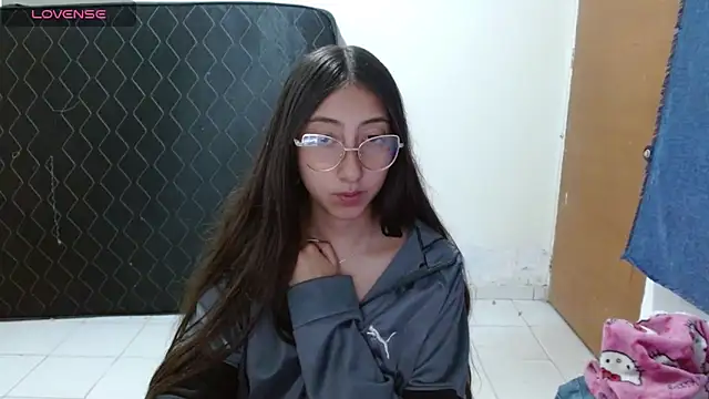 Nanylux online show from April 28, 3:10 am