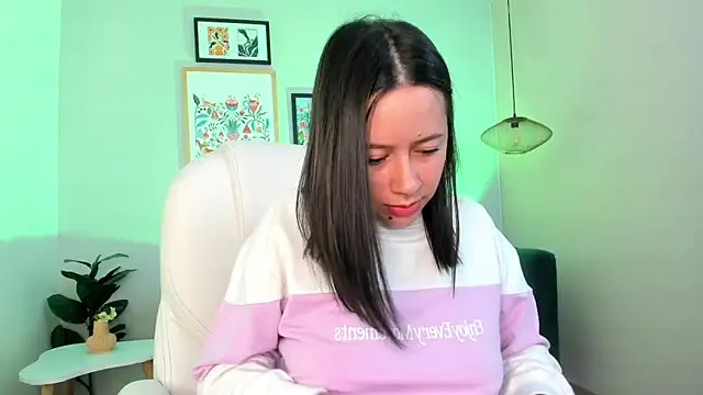 Annie Petters online show from December 1, 11:58 am