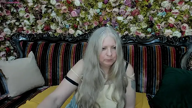 mariabelladonna online show from June 19, 6:33 pm