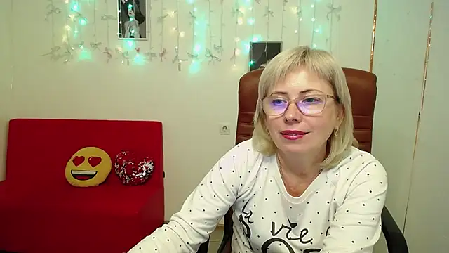 LaurenWishy online show from January 11, 1:16 pm