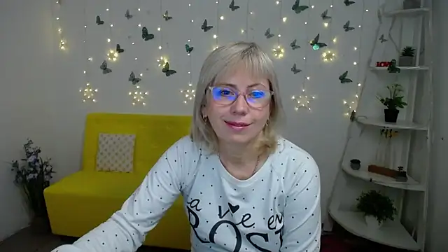 LaurenWishy online show from March 2, 6:14 am