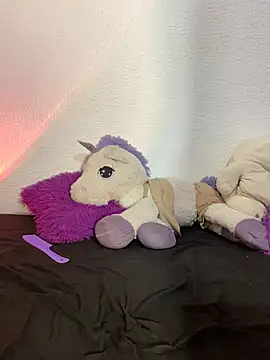 Violeth 00 online show from July 3, 8:04 pm