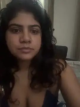 TiaBella  online show from February 23, 9:47 pm