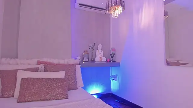 cleo johnson online show from July 16, 4:39 am