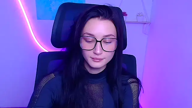 Stella XO online show from November 27, 7:00 am