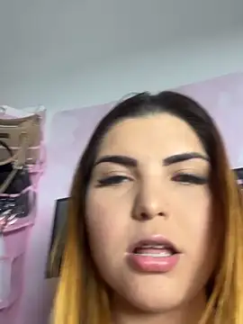 melyssaa23 online show from April 28, 1:03 am