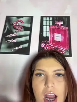 melyssaa23 online show from June 14, 2:24 am