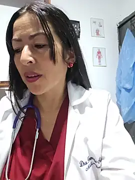 JustSamantha  online show from June 13, 11:18 am
