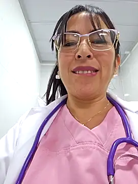 JustSamantha  online show from November 26, 2:40 pm