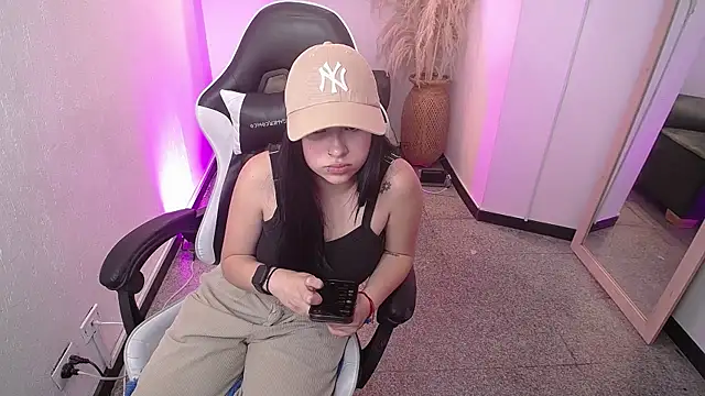 vallolett online show from November 24, 7:16 pm