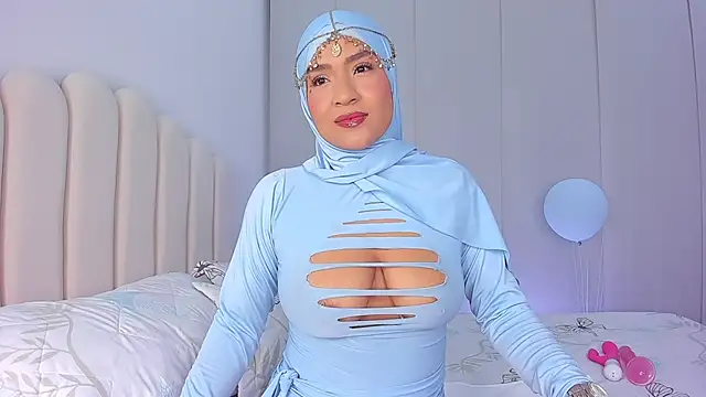 Amira-Zahra online show from April 25, 10:07 pm