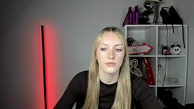 EvelynBlond online show from June 9, 12:48 pm