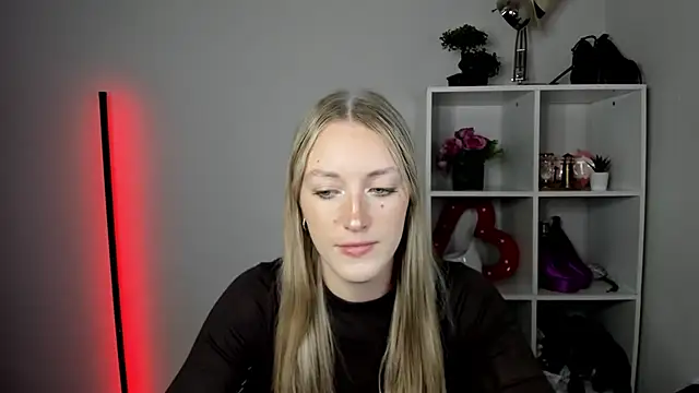 EvelynBlond online show from July 27, 12:46 pm
