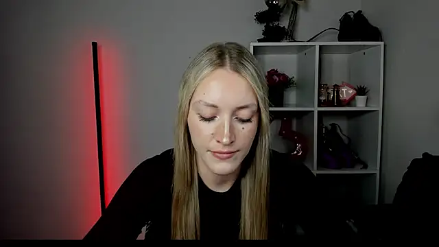EvelynBlond online show from July 6, 3:03 pm
