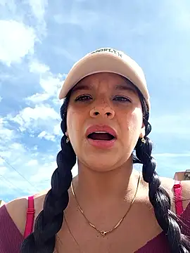 Layla-daring online show from June 22, 7:22 pm