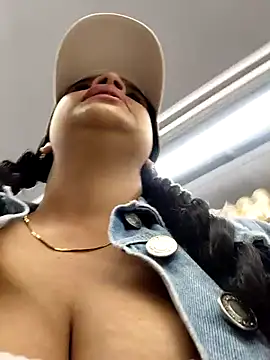 Layla-daring online show from June 23, 7:23 pm