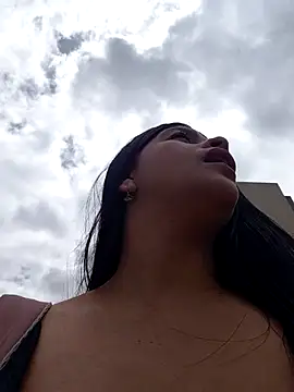 Layla-daring online show from July 15, 5:50 pm