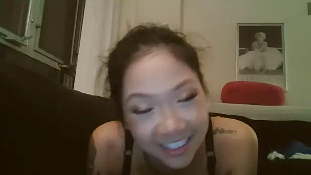 cryptokimgirl online show from February 27, 5:29 am