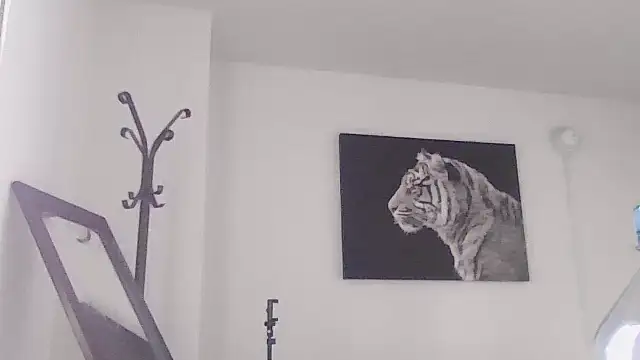 cryptokimgirl online show from March 13, 3:57 pm