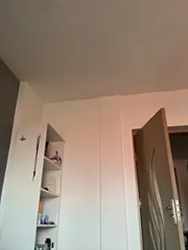 PureEllieX online show from June 8, 10:05 am