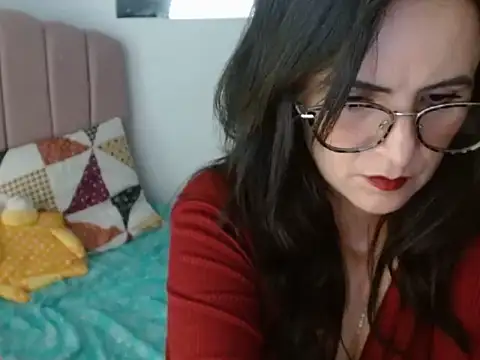 Juliana  lx online show from April 29, 5:30 pm