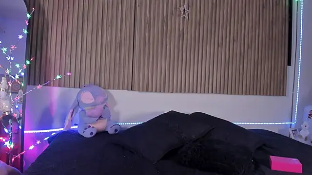 Hayley-Fox online show from December 3, 2:36 am