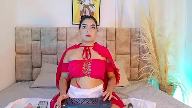 AuroraGil  online show from November 22, 8:33 pm