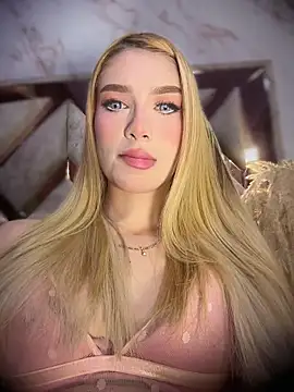 valeryfox   online show from March 18, 10:48 pm