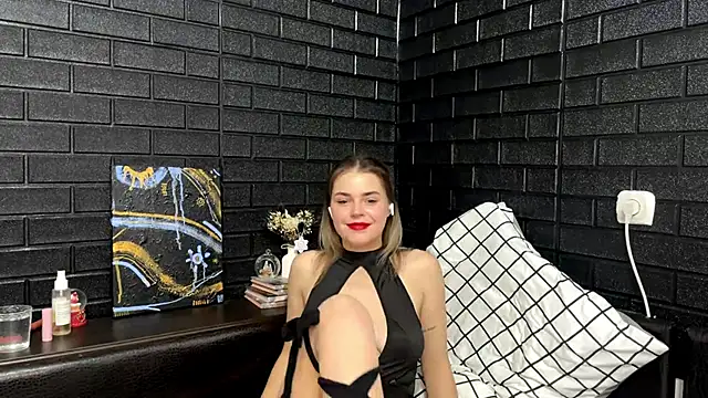 X RisingStar X online show from November 27, 7:17 pm