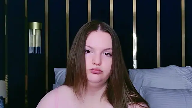 Vanessa Resie online show from December 5, 5:29 am