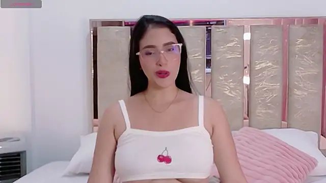 Isa londonn21 online show from December 4, 9:15 pm