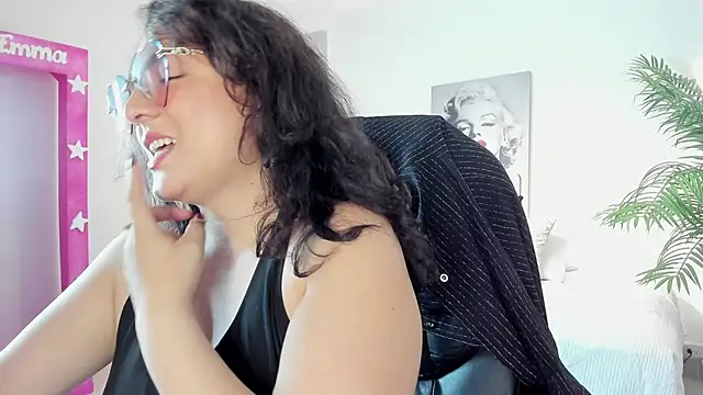 Roxxie saenz   online show from November 27, 11:46 am