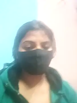 Curvy Tannu online show from December 1, 5:15 pm