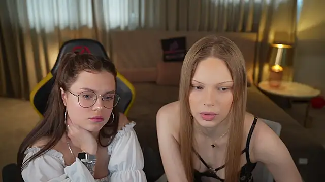 Charlotte Dreams online show from April 30, 11:26 am
