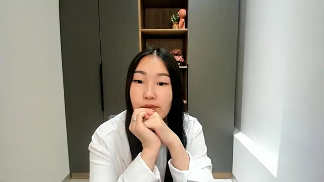 TiaraGaluski online show from November 25, 3:31 am