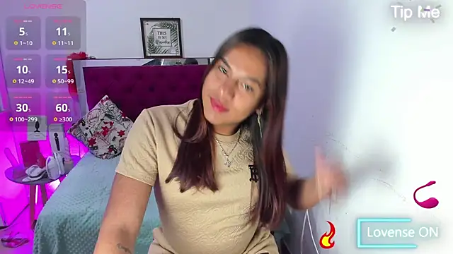 Samantha  F W online show from June 27, 10:49 pm