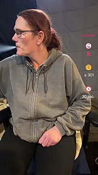 mrsnaughtypineapple online show from November 27, 12:46 am