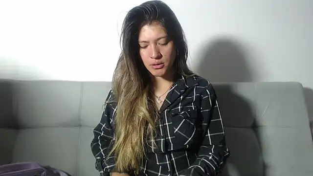 hanna  jones7 online show from March 13, 10:55 pm