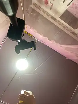 One-two22 online show from March 5, 11:00 pm